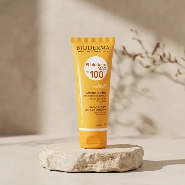کرم ضد آفتاب رنگی بایودرما مدل Photoderm MAX SPF 100